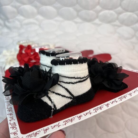 Baby Holiday Socks & Headwraps Girls Gift Set Size 0/6m Christmas Soft Headbands - Picture 3 of 8